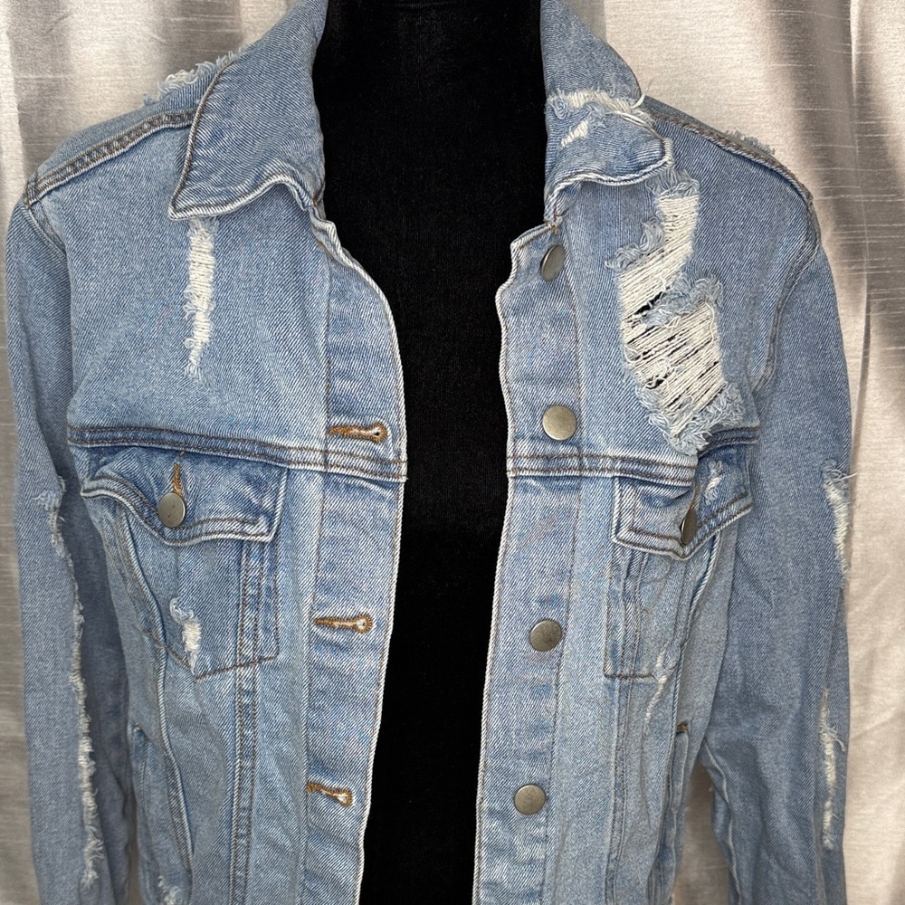 Wild Fable Denim Jean Jacket Distressed Ripped Lightwash Trucker Grunge Womens S